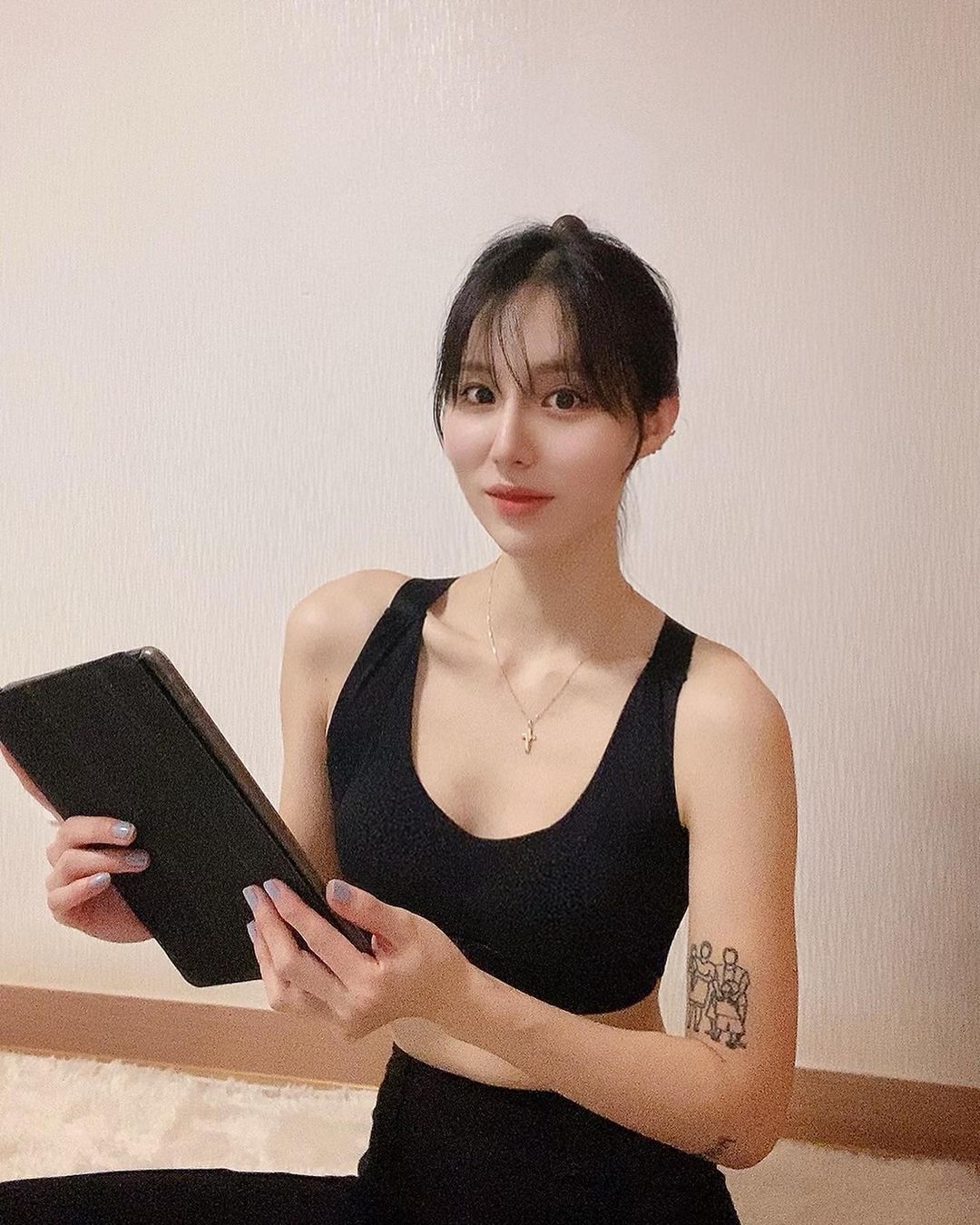 여리야 여리 on Instagram: “#협찬 자세교정밴드로 유명한 바디윌 브랜드의 신제품 바디윌 자세교정브라🙌🏻 오랜시간 앉아있는 직장인, 학생 여성에게 딱 좋은 교정 브라인데요! 구부정한