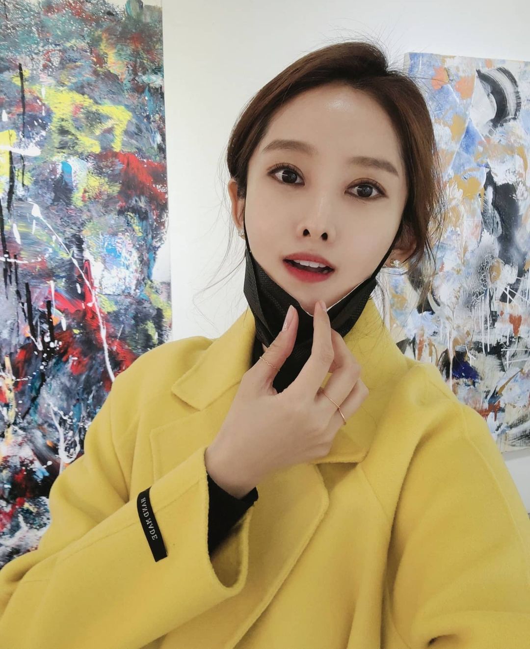 쇼호스트 권민정 on Instagram: “1번부터 6번까지 숫자대로만 바르면 곰손도 쉽게 메이크업을 할 수 있는 #에이프릴스킨 넘버링 아이팔레트 덕분에 아이메이크업이 너무 쉬워졌어요 🙊ㅎㅎ