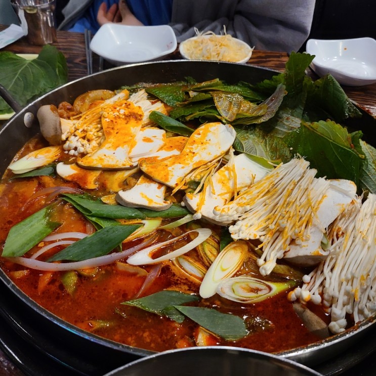 둔포 맛집 <유가네닭갈비> 닭갈비전골 안주 메뉴 :)