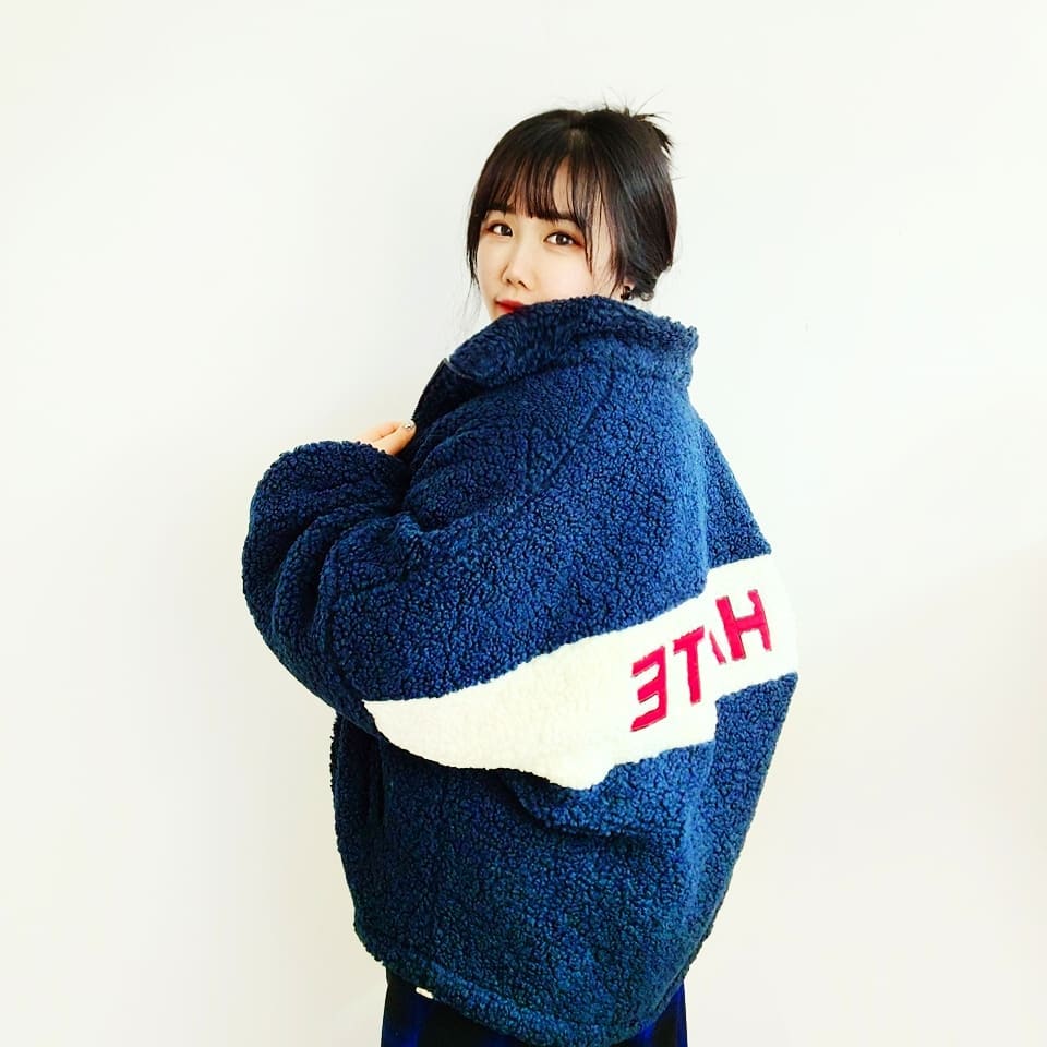 너무 추워서 겨울옷은 다 꺼낸듯
여러겹 껴 입어서 펭귄처럼 뒤뚱거려도
무조건 따뜻한게 최고 👍🏻 

감기걸리는게 왕 무서우니까 항상 따숩게!
손 발 시려운건 어쩌지..... 😭 

장갑이라도 끼고 다녀야하나 🧤