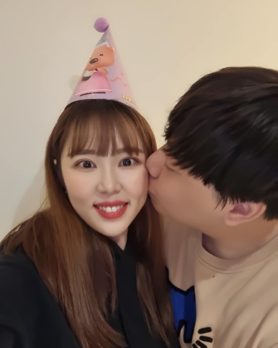 #생일 #생일선물 #고마워 #테드 #인형 #프라다#가방 #사랑해 #❤️ #뽀로로 #케이크 #치킨 #편지#앞머리 #해피벌스데이#팔로우#소통
#소통해요 쟈기야 내가 노래를 불렀던🤣🤣
가방을 사줘서 너무 고마워용🥺🥺🥺🥺
편지도 감동가득 데트인형도 너무 귀엽다구~~
항상 고맙구 사랑해❤❤❤❤😍🥰
뽀로로케이크 넘나 귀엽😽😽🤎
ggusr1234