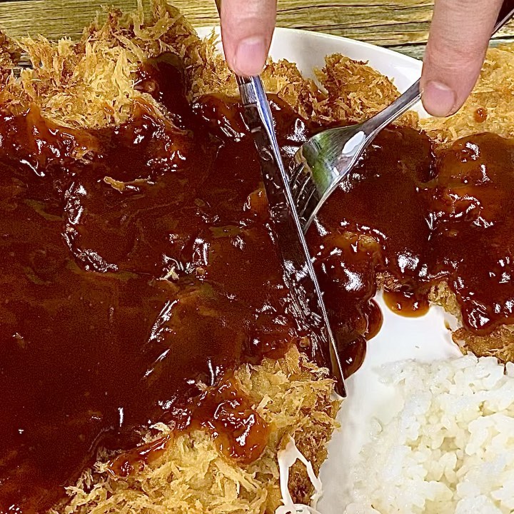 Julia on Instagram: “#시민칼국수 #왕돈까스 #얼큰이칼국수 #대전맛집 #대흥동맛집 #대전돈까스 #대전얼큰이칼국수 #가성비맛집 #대전중구대흥로10번길5 #주차공간협소”