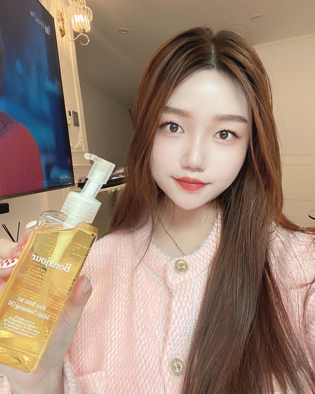 영주💖’s Instagram profile post: “#협찬 #보나쥬르 #비건화장품 2021 K-뷰티어워즈🥇 비건기초 부문 블라인드 테스트에서 1위에 입상한 보나쥬르 클렌징 오일이에요 ! 💗 스킨케어 브랜