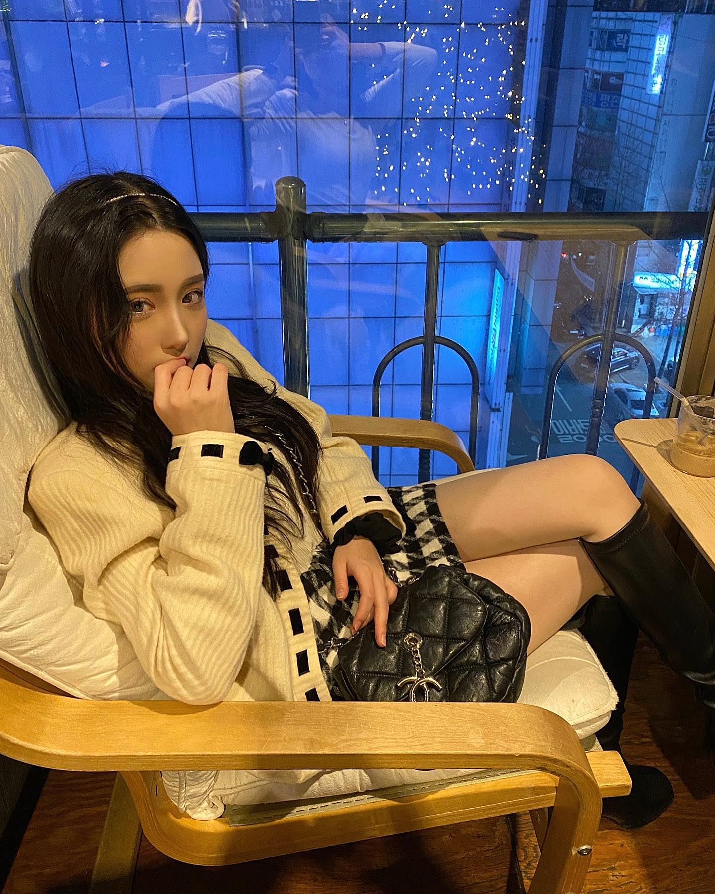 뒤에