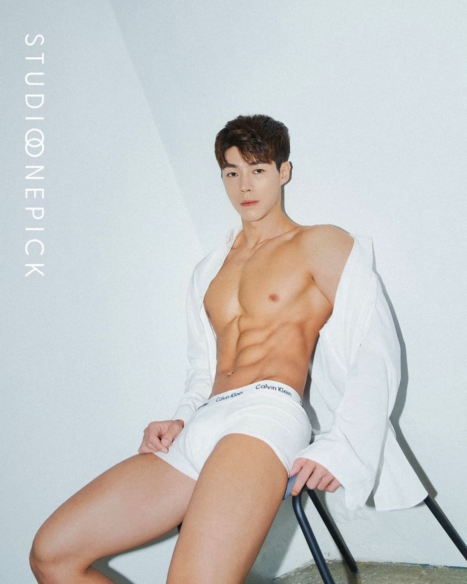 onepick_feb_body 

.
.
#헤메문의 👉 #메이크업아티스트문유진
오픈카카오 or D M으로연락주세요❣
.
#개인촬영 #촬영메이크업 #촬영문의
#메이크업아티스트 #헤어스타일링문의 #헤어메이크업프리랜서 #kbeauty #model #instabeauty #메이크업 #makeup #hair