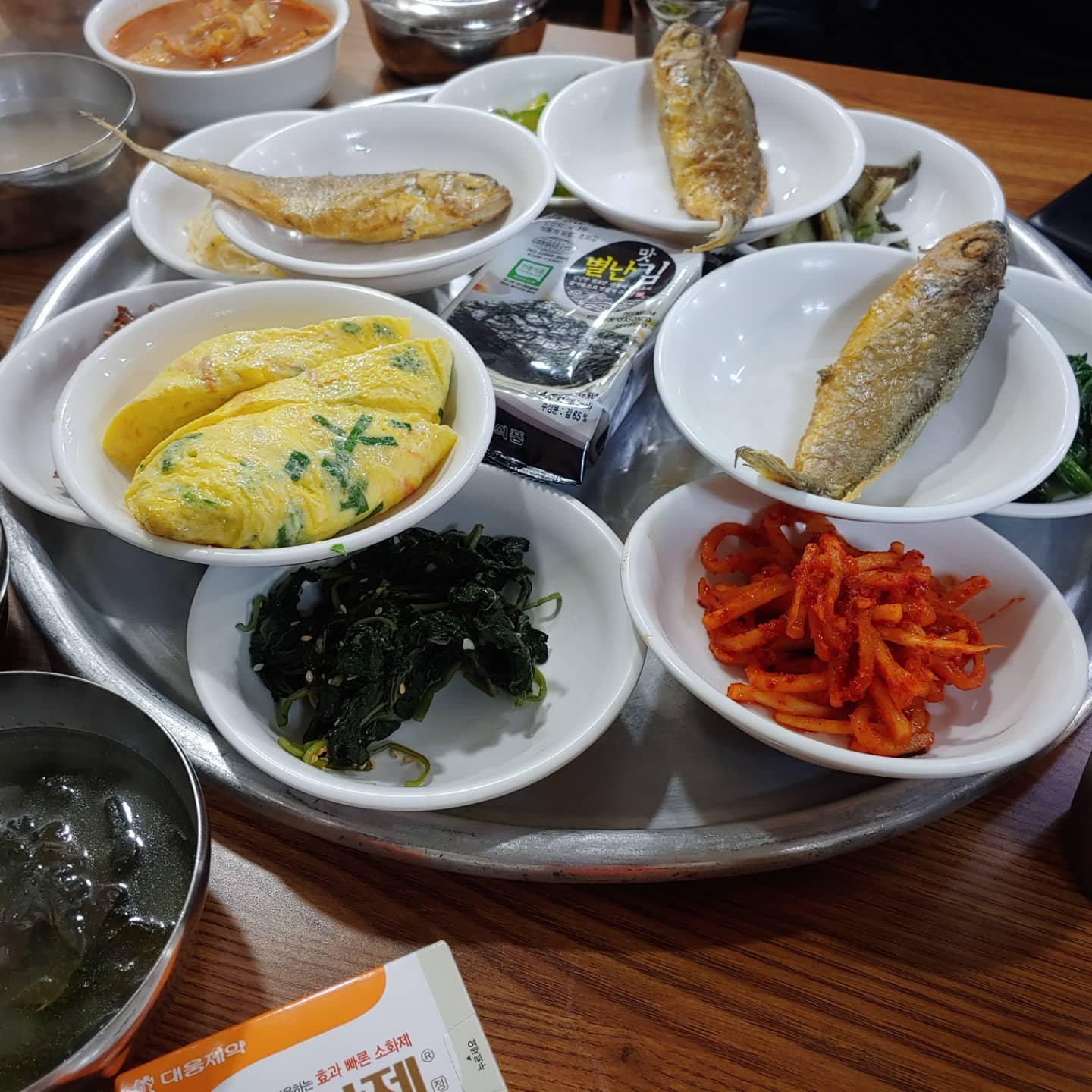 동인천 백반 너무 맛있다.
아침식사 냠냠♥♥♥
사람은 아침형 인간이 되어야 하는것인가
아침백반 김치찌개먹으니
연수동 김치찌개집 생각나네