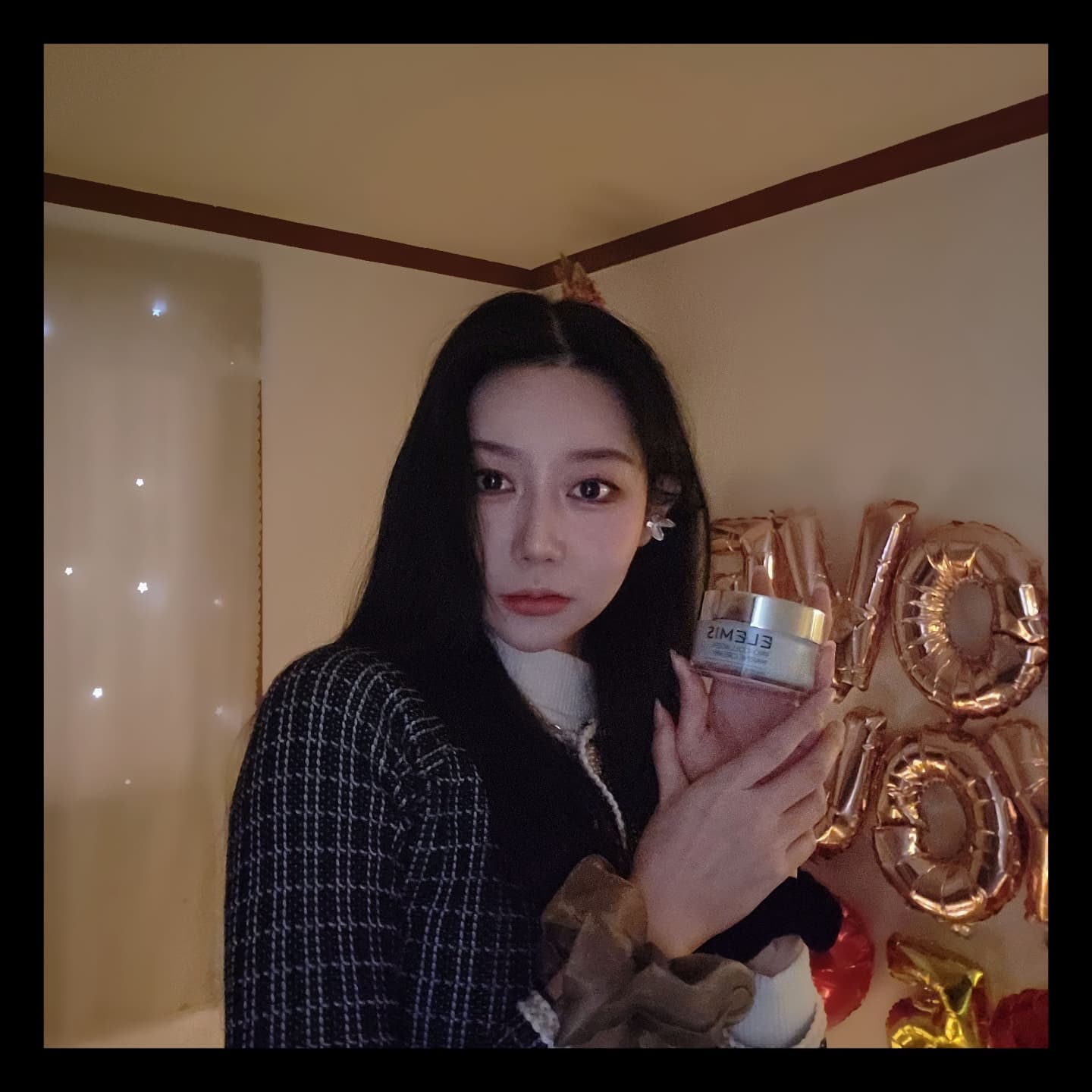 😇엘레미스 프로 콜라겐 마린 크림😇
일단 향은 많이 맡아 본 향인데 엄청 좋아오!
발림성도 부드럽고 에센스보다 조금 쫀쫀한 크림인데 끈적이지 않고 좋네요🙂
.
.
.
.
.
.
.
.
.
.
.
.
.
#제품협찬 #데일리 #코디 #패션 #오오티디 #감성 #daily #life #likeforlikes #selfie #ootd #fashion #style #일상 #스트릿 #패션 #오오티디 #프라임에셋 #엘레미스 #뷰티 #beauty #좋아요반사 #맞팔 #댓글반사 #첫줄 #26 #오늘의훈녀 #크리스마스 #오늘뭐입지 #퇴근