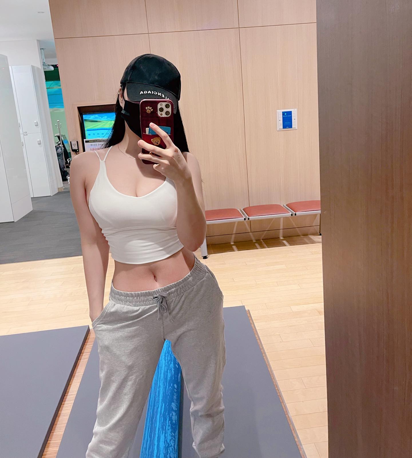 #협찬#광고

제가 요즘 교복처럼 입는 #조거팬츠 소개해드려용😀
운동할 때두 넘 편하구 평상시에도 자주 손이가는 트레이닝 조거팬츠🤍
다리가 길어보이는 슬림핏으로 요새 교복템으로 입는즁❕❕
제 팔로워분들은 버블라임 공식 홈페이지 회원가입후 
[할인 쿠폰 시리얼 : 7AFE-D5FB-84F0-0D96]
입력하시면 10%할인혜택까지😘
제가입은건 헤더그레이 색상입니당🤍

bubblelime_korea 

#트레이닝복#운동복#요가복#레깅스#필라테스#workout#일상#운동하는여자#헬스#웨이트#모델#필라테스강사