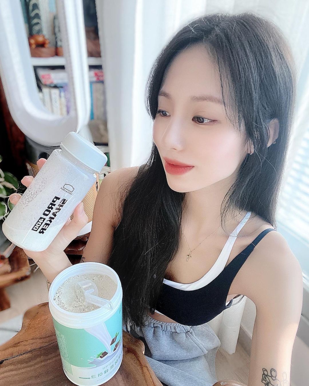 좋은건 여리가 공유할게😏 on Instagram: “#협찬 [프로틴스토리] 식사대용 맛있는 단백질 다이어트쉐이크 후레쉬민트초코🥛💙 바디프로필 준비하면서 먹게된 단백질 다이어트쉐이크 후레