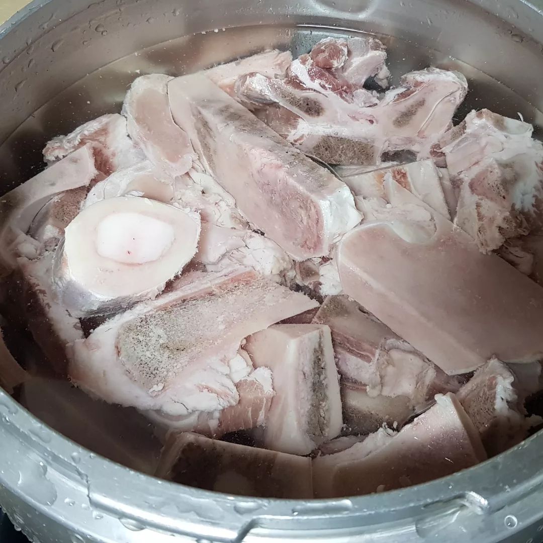#사골국
내인생 처음이자 마지막 곰탕
2박3일걸림
안하고 안먹겠다
그러나 존맛탱이였다고 ㅠㅠ