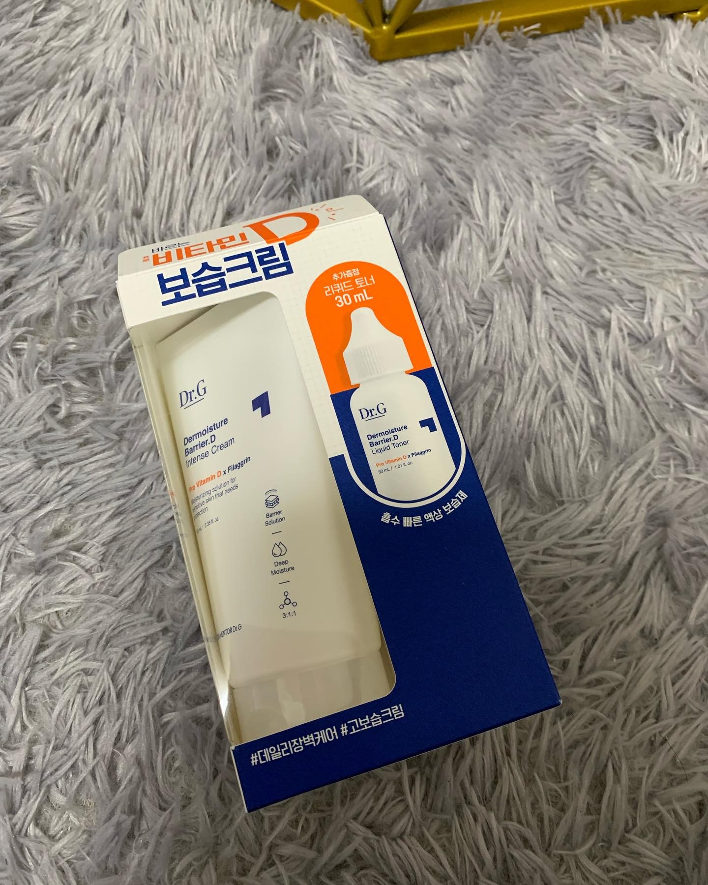 환경까지 생각하는 닥터지!🍊
재활용 가능한 박스사용, 비닐사용없는 닥터지
닥터지 제품은 이전에도 여러번 사용해 봤지만 순하고 보습도 좋아서, 피부 트러블 난 곳에 발라도 부담이없어요
.
#광고 #닥터지 #인텐스크림 #프로비타민D #고보습크림 #더모이스처배리어D #피부건강력 #르뷰