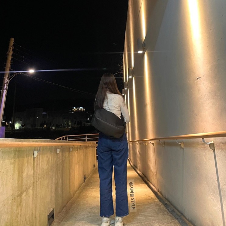 여자 대학생 메신저백 가벼운 몬스터리퍼블릭 어드벤스 메신저백