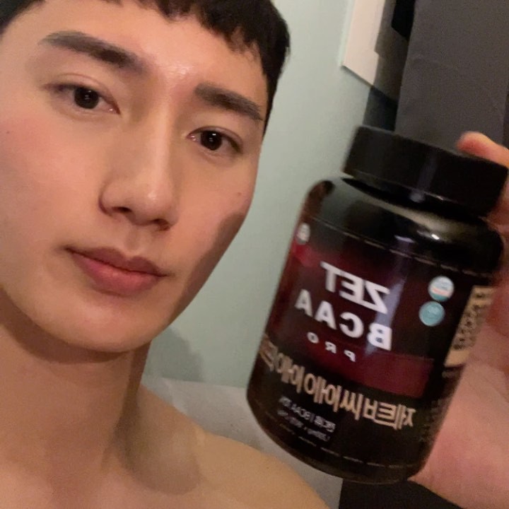 @workout._.dongsu on Instagram: “#협찬 다들 오운완 하셨나요?! 오늘 제가 소개해드릴 제품은 #근육맨닷컴에서 보내주신 #제트BCAA프로 라는 제품입니다💪 BCAA란? 근육을 구성하는 다양한 성분들
