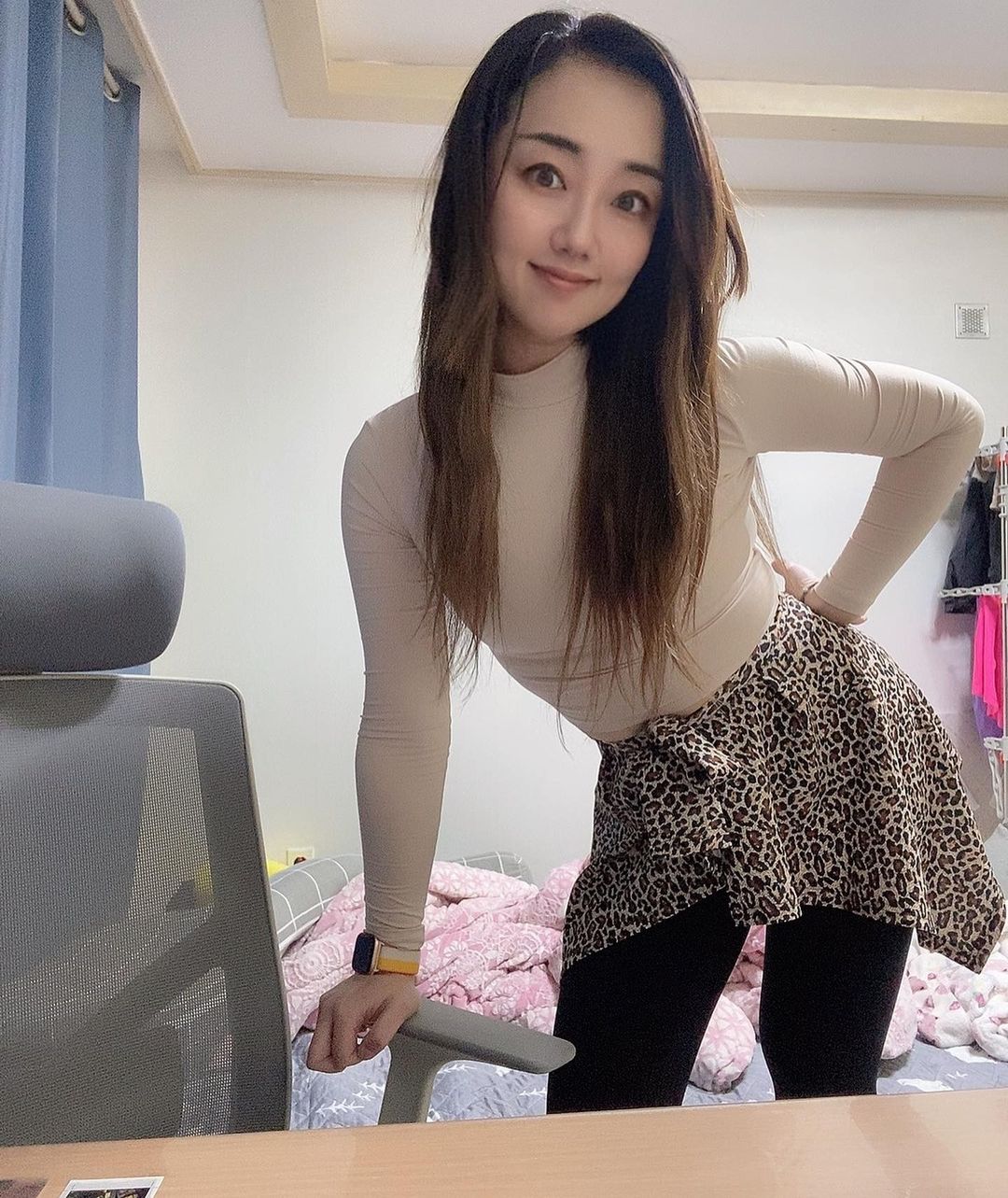 Yein Choi/Abigail 🇰🇷 on Instagram: “#협찬 #제품제공 [집안도감] 벤타나 레깅스 힙커버 요즘 운동이 일상화되고 헬스장에 사람이 바글바글한 이시점에 와이존, 엉덩이 커버까지 되는 벤타나 레