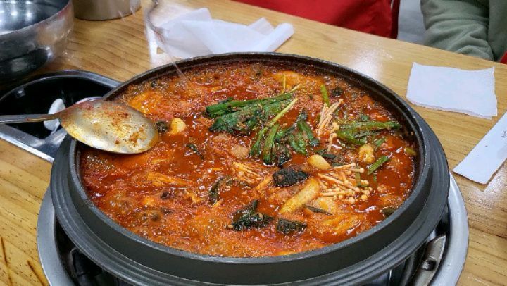 영종도에서 유명한 #짱구네 

낚지가 아주 야들야들 몸보양 제대로 한 하루😊