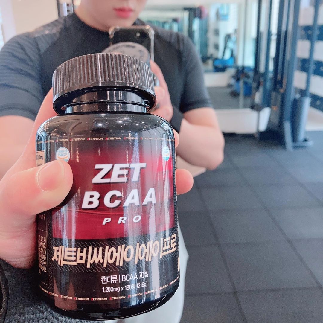 경일 on Instagram: “#근육맨닷컴#제트리션#bcaa#bcaas#bcaapowder#비씨에이에이#헬스보충제#헬스보충제추천#아미노산#아미노산보충제#협찬 이번에 협찬을 받아서 홍보를 해봅니당 운동할때 운동만