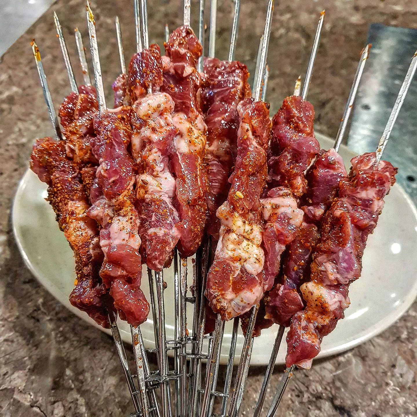 며칠전에 먹은 양꼬치가 생각난다..
온면두..🤤
