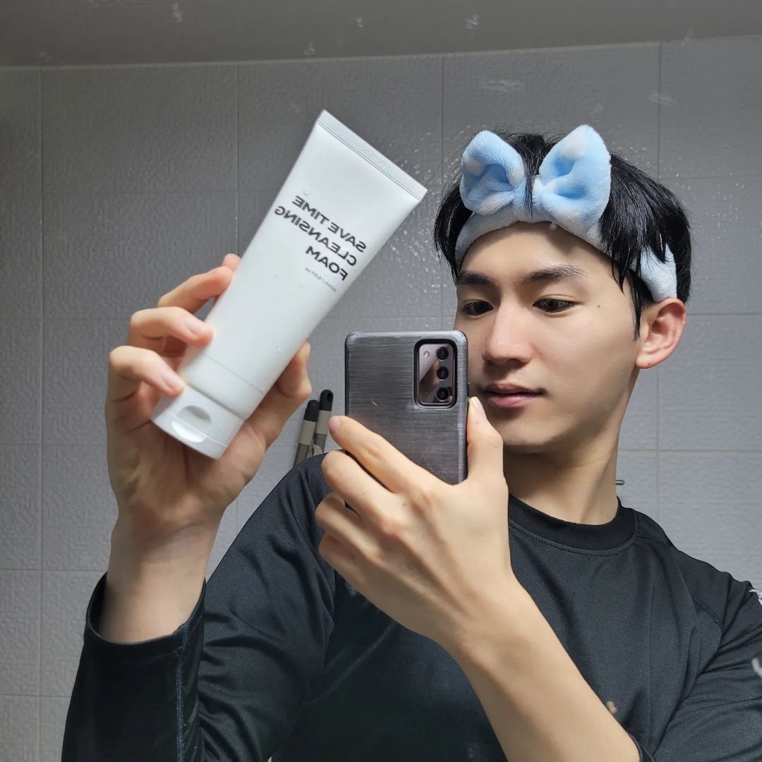 이승준 Lee Seung Jun on Instagram: “#협찬 #광고 클렌징과 면도를 한번에 해결해주는 남성 클렌징폼 ⭐세이브타임 클렌징폼⭐ ▪️히즈클린만의 마이크로 버블로 과다분비된 유분과 노폐물을