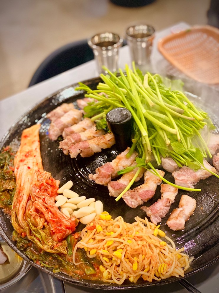 당진에도 솥뚜껑 미나리 삼겹살을?! 터미널근처 핫플 목구멍 당진점! 갈비본살도 있네?