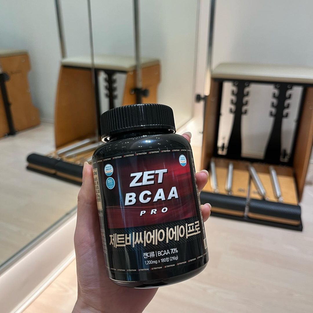 은진 (20) on Instagram: “#협찬 협찬을 받게되어 #bcaa 가지고 왔어요! 가루대신 알약으로 간편하게 먹기 좋은 #근육맨닷컴 BCAA프로 운동인에게 꼭꼭 필요한 #아미노산보충제 👏🏻 마침 근육맨