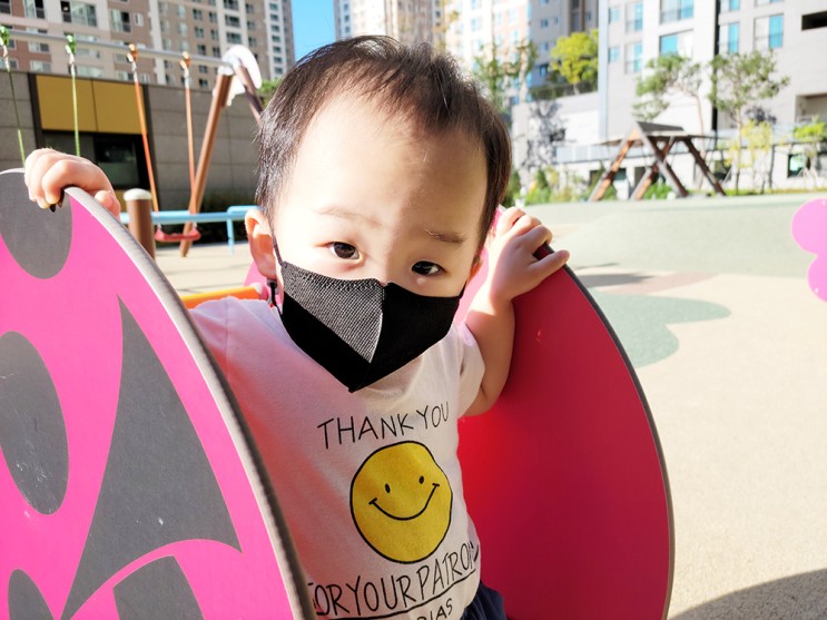 어린 아이를 위한 초소형마스크 아이가 숨쉬기 편해 해요 OK마스크