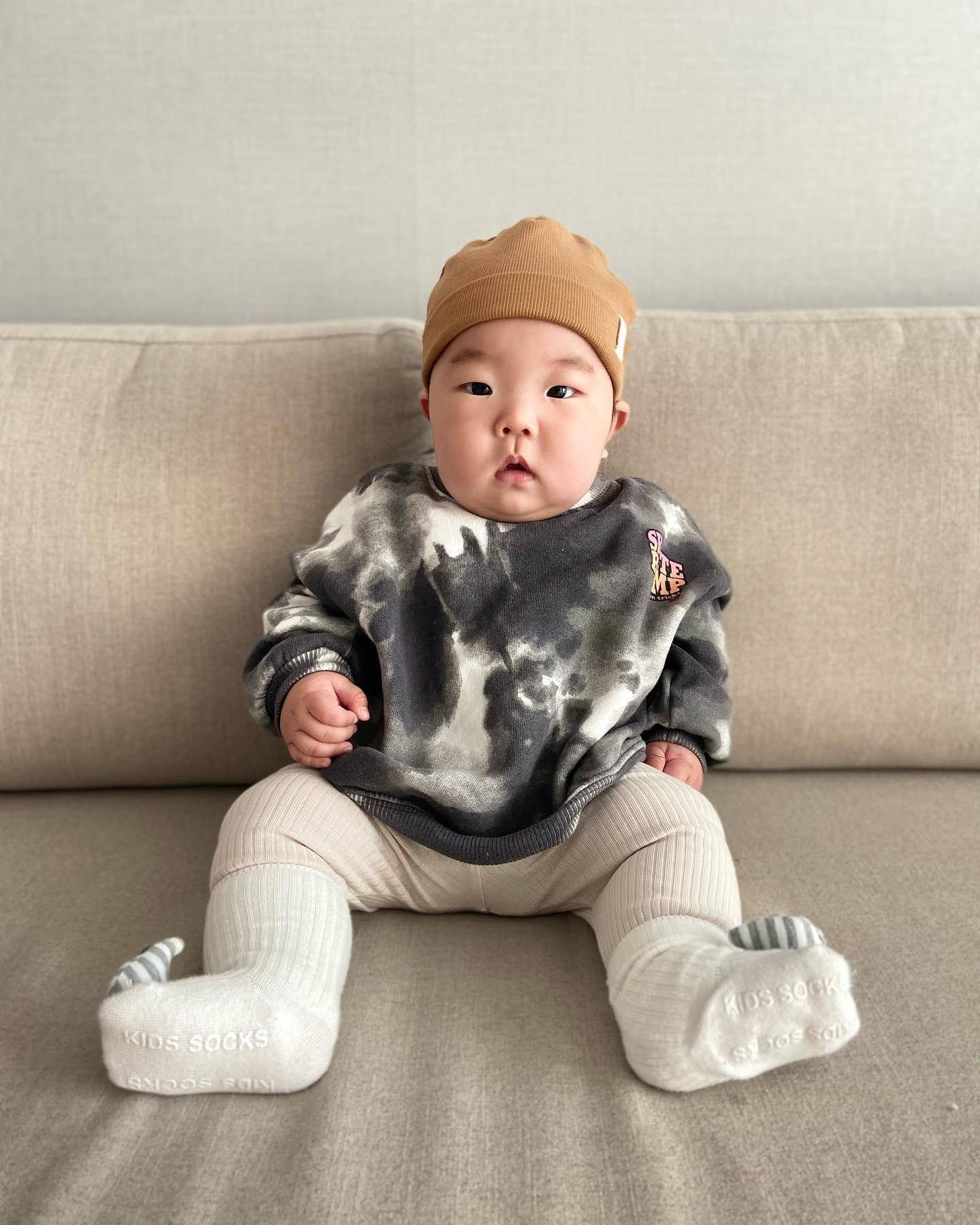 -
D+123
4개월 접종 다녀와찌율👶🏻
9.6kg , 69cm ....
잘 크고 있어 고마워🤣
-
-
#육아스타그램 #4개월접종 #123일아기👶🏻 #9-12M사이즈 #빅보이 #빅보이지율 #힙베이비 #울지않고씩씩하게 #또르르두방울만 #9.6kg69cm #뒤집기연습생 #아들맘💕