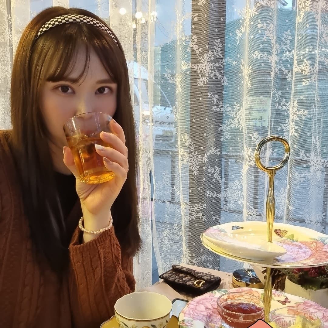 #카페 #3단 #디져트 #티타임 #디저트카페 #cafe #coffee#인스타라이프 #데일리 #데일리그램
#데이트 
올만에 맘에 쏙드는 카페를 갔어요👍👍
담에도 갈 예정이에용!!
또같이가자 승쮸💕🥰