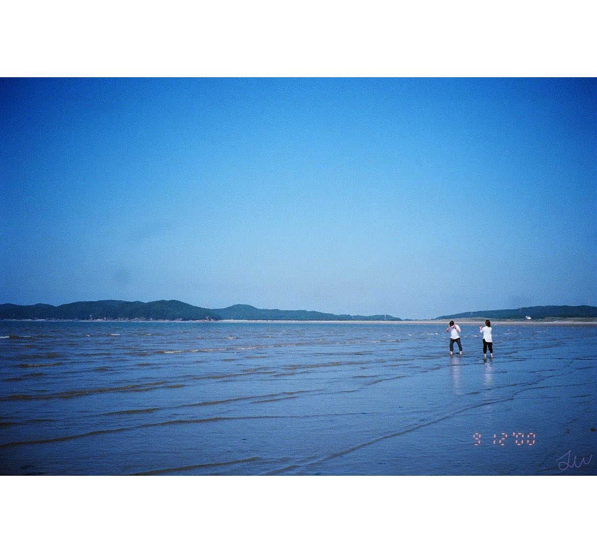 그대의 품속에서 우리가 같이 바라보았던 
바다의 형태는 언제나 나의 마음속 깊은 곳에 박혀 있을 테지요.