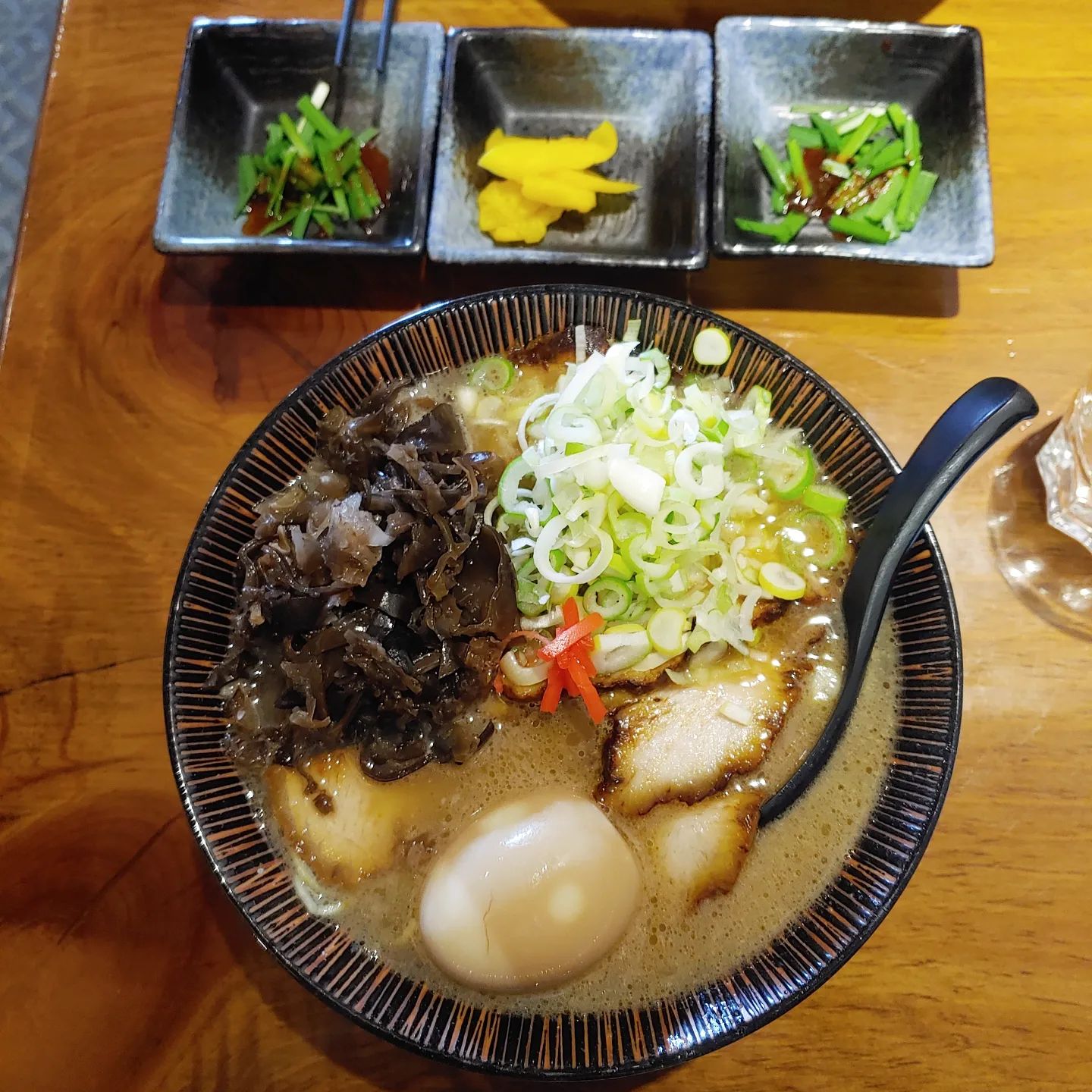 돈코츠 #차슈라멘 보다 
불맛나는 #돈코츠 쿄가이 야사이 #라멘 이 더 맛있당!!!

#가야가야서면 #서면맛집 #서면라멘 #전포카페거리맛집
