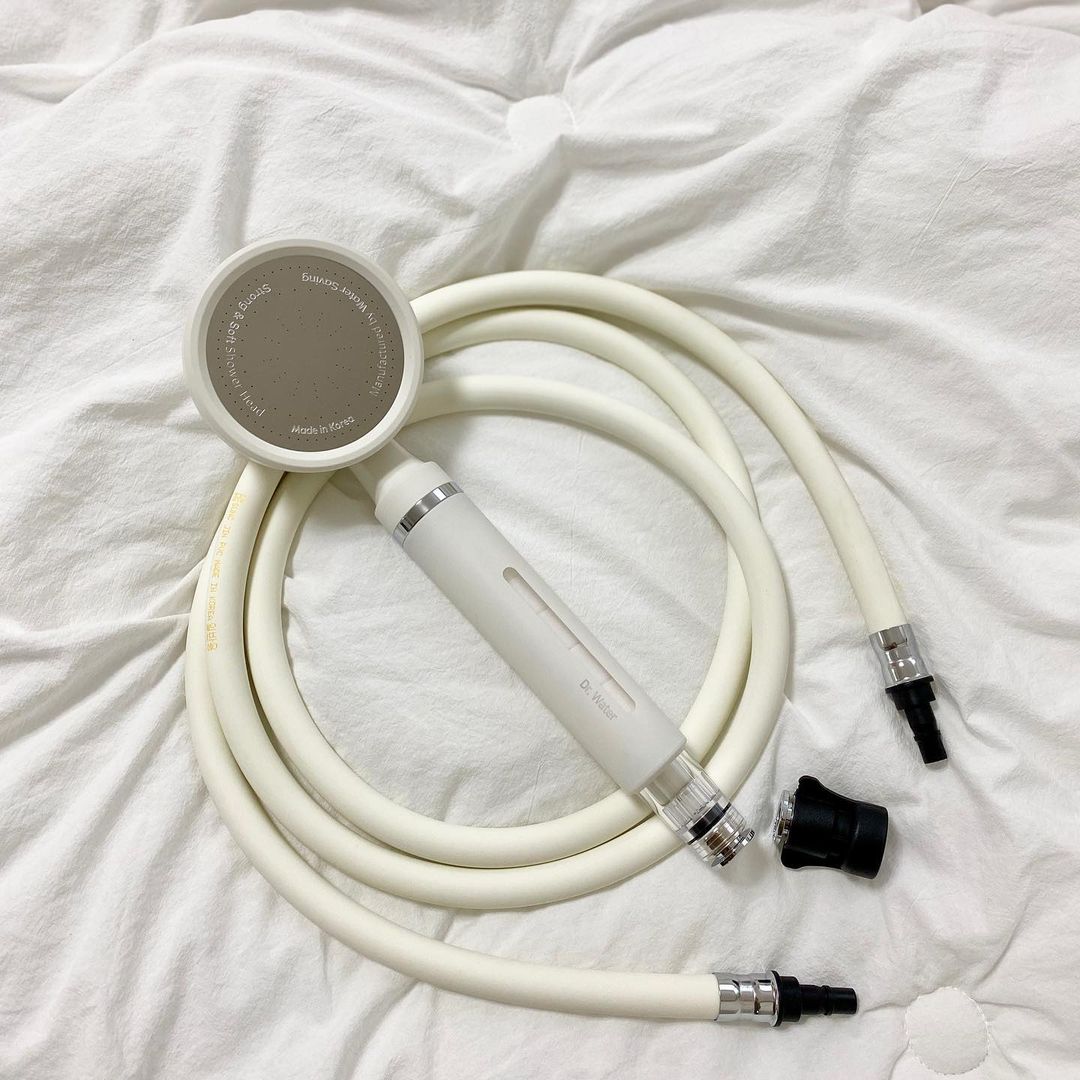 sunhee ෆ on Instagram: “#협찬 필터샤워기에서 편리함까지 더한 닥터워터 이노베이션 상품으로 100% 국내 기술력으로 국내에서 제조된 #닥터워터 원터치 디자인 필터샤워기 사용하던 샤워기 줄