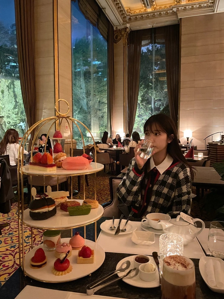 < 롯데호텔 페닌슐라 > 라운지 & 바 🍓 딸기 애프터눈티 세트 review ✨