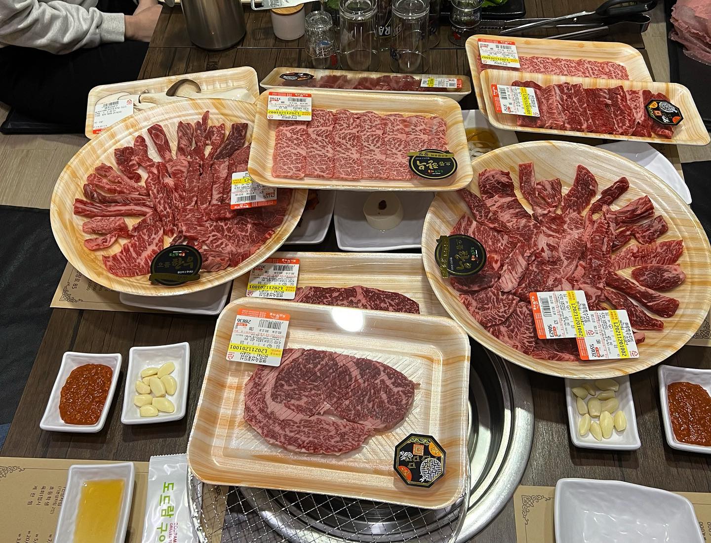 _
촌스럽지만 아름다우니까❤️
#울산맛집 #도드람마을 #명촌맛집