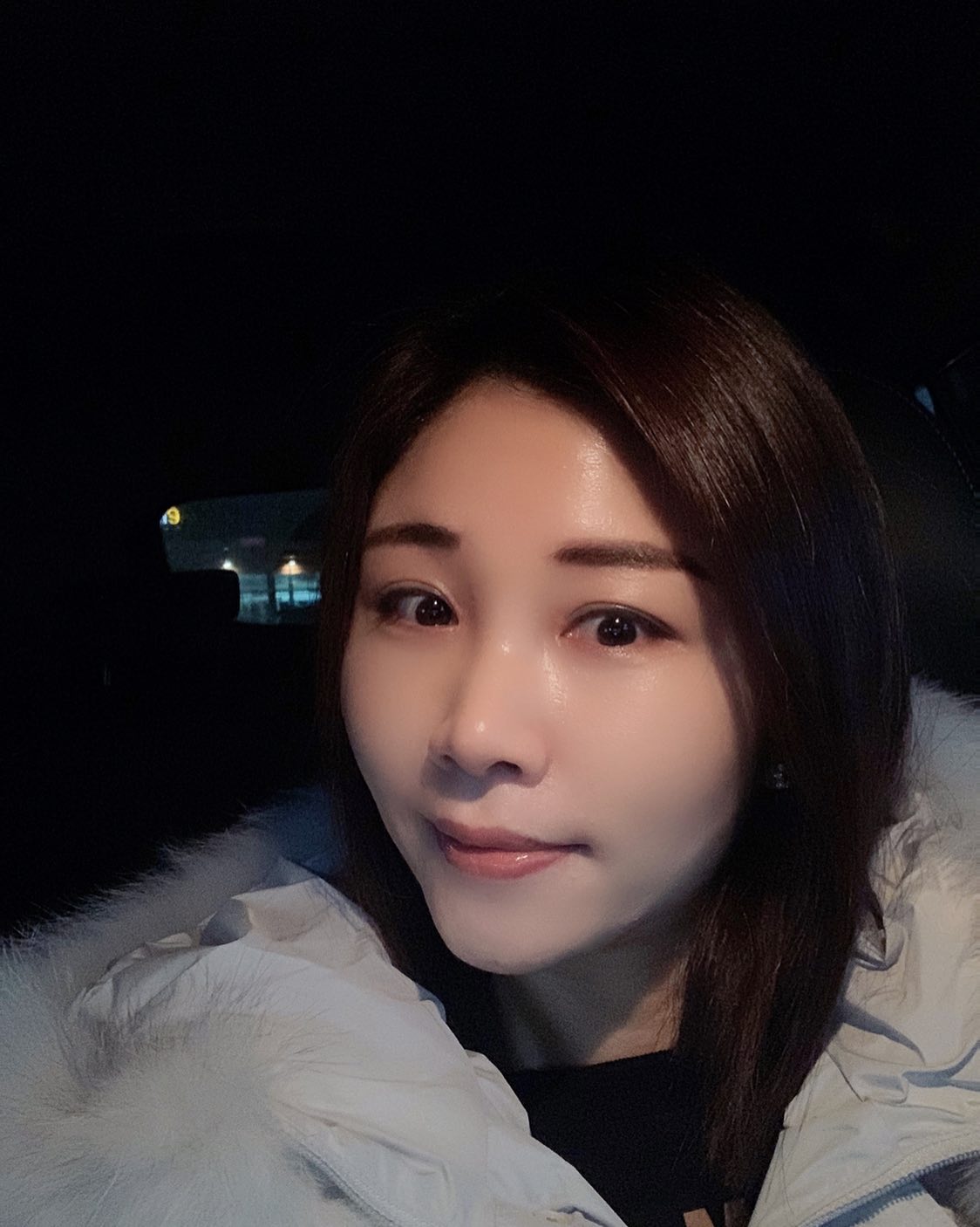 오랫만이에요! 
점점 사진이 찍기 싫어지는건 나만 그런가?  오랫만에 셀카~

오늘이 가장 젊을때..
내가 아닌거 같이 나왔네🤗
.
.
#하도 안했더니
#어떡해 하는지 까믁