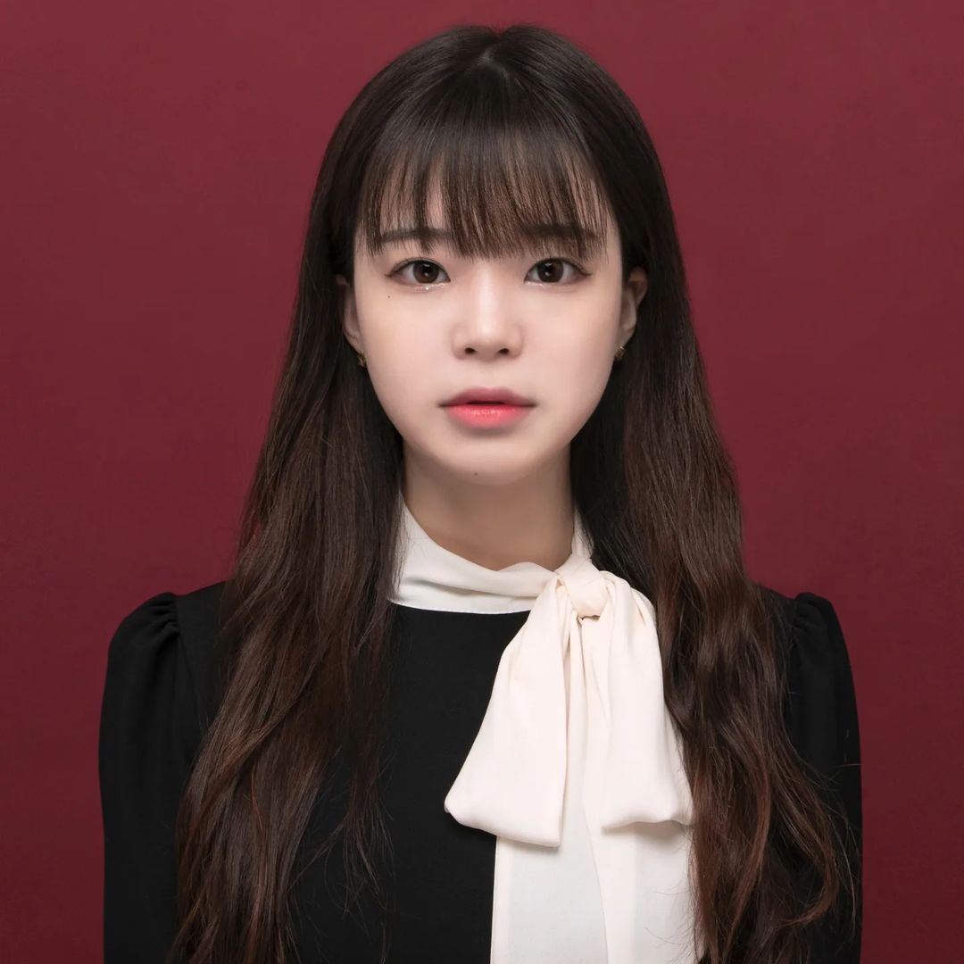 강은혜 on Instagram: “#협찬 드디어 금요일,,,❤ 일하면서도 기분 좋아서 입술이 계속 씰룩씰룩해요😁❤ 이번에 동대문구에 위치한 📷포멀 스튜디오📸를 다녀왔는데요🤍 어떤가요〰️❓