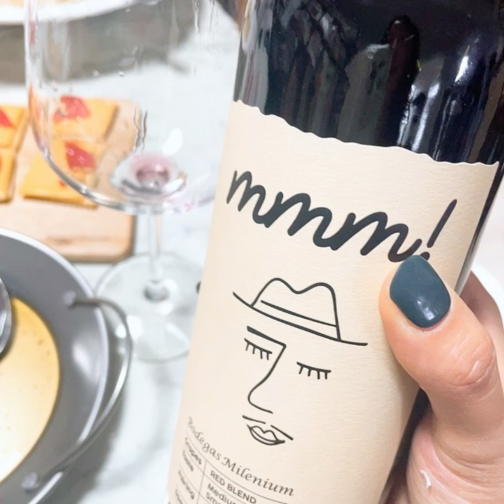 Imji💕 on Instagram: “#광고글 #광고글입니다 #광고 ⠀⠀⠀⠀⠀⠀⠀⠀⠀⠀⠀ ⠀⠀⠀⠀⠀⠀⠀⠀⠀⠀⠀ CU에서 만나는 가성비 와인 🍷 편의점에서 맥주만 사봤는데, 갑자기 와인이 땡기는날이
