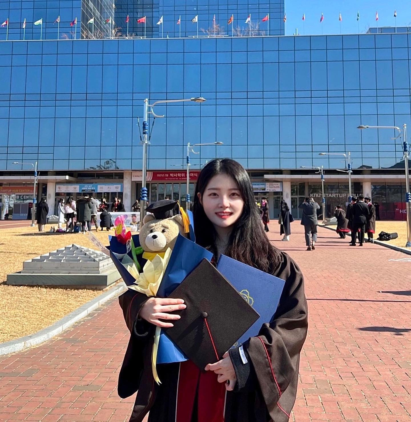 축하 잔뜩 받은 이월의 졸업식 기록 #🎓