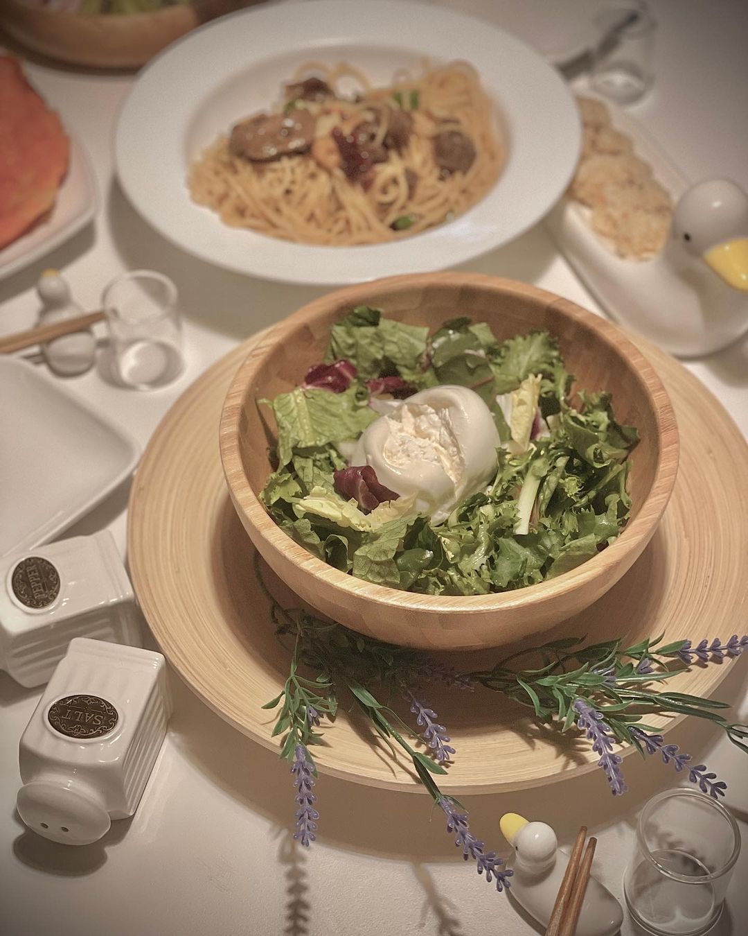 양지댁시논일기 on Instagram: “간만에 요리피드 👩‍🍳 한잔애에서 제공해주신 직화불향 가득한 안주들 덕분에 '양지포차' 오픈. 아이참, 내가 이러니 술을 못끊지🧏🏻‍♀️ 특히, 근위