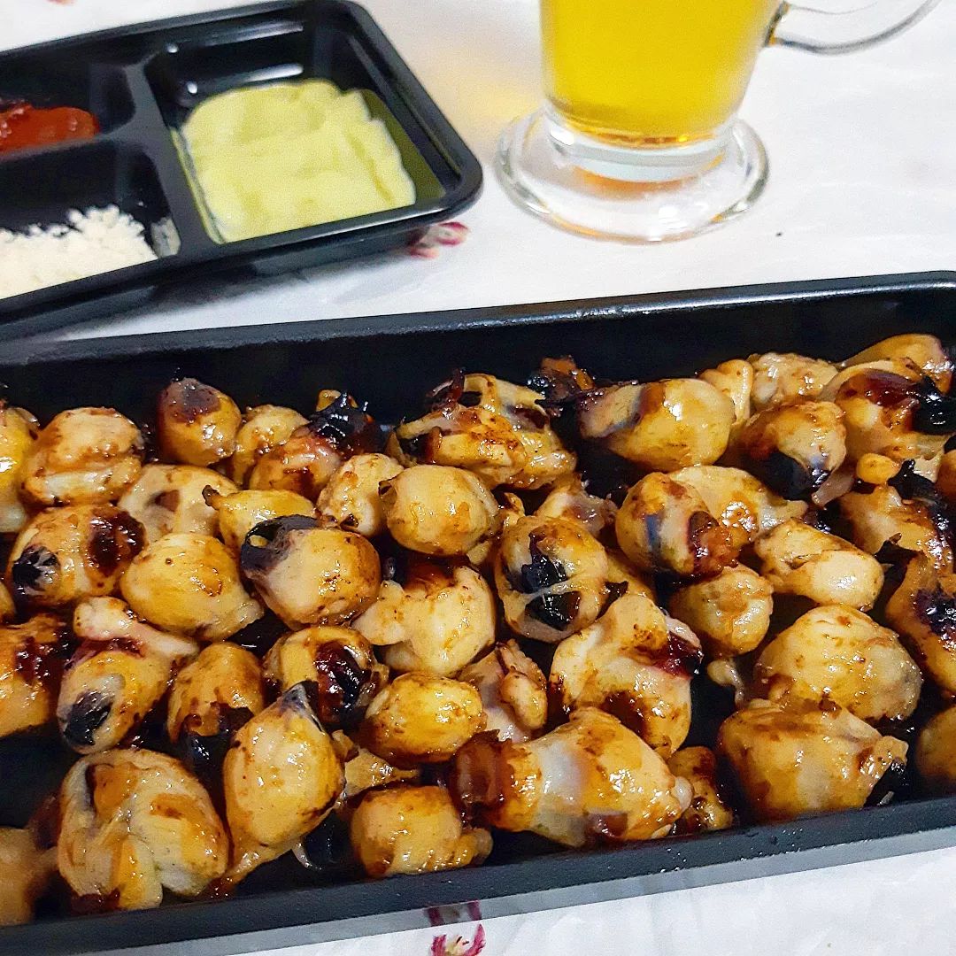 #협찬 알짜푸드 조미 오징어입🦑🍺
.
.
꺄하 진짜 오징어입 맥주안주로 최고인데 너무 맛있었어요~~🦑
술집에서 먹으면 비싸고 양도 적은데 구매하시면 푸짐하게 드실 수 있어유!!

알짜푸드에서 구매하면 버터랑 고추장 와사비마요까지 챙겨주셔서 따로챙길 필요없이 바로 먹을 수 있었어요!

버터 녹여주고 오징어입 넣고 볶아주면 단짠단짠 버터오징어입 완성!!!

저는 와사비마요랑 매운가루 찍어먹으니깐 존맛탱구리!!
같이주신 고추장으로 볶아먹어도 맛있어요~~

기본 오징어입이아닌 조미가 되어있어서  오징어입의 풍미가 가득!!!
반건조로 작업한거라 식감도 너무 좋아요~~

알짜푸드에서 국내가공(haccp인증)을 통해 안전한 환경속에서 제품작업 중으로 안심하고 드실 수 있답니다!!

https://smartstore.naver.com/aljjafood
-오징어입 말고도 여러제품 판매중!

#맥주안주 #버터오징어입 #먹거리
#오징어입 #오징어입버터구이
#술안주 #버터구이 #버터오징어 #좋아요 #좋반 #일상 #알짜푸드 #건어물 #반건조오징어 #먹팔 #먹스타 #먹스타그램 #먹팔해요
#먹방스타그램 #맞팔해요 #소통 #daily #selfie #food #jmt