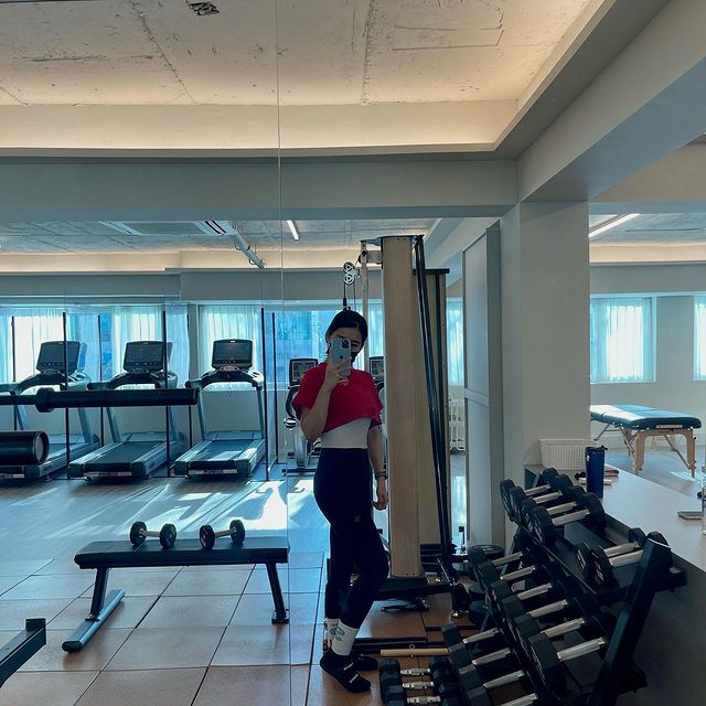  “⠀ #협찬 바프 때 뭔가 추가하고 싶어서 찾아보던 중에 알게된 리프엘의 타투 스티커!!! 예에전에 판박이(?)처럼 붙이고 싶은 부분에 붙인다음 물묻은 휴지로 적셔준 뒤 떼주면 완성!!! 첨에는 어색해보이지만 마르니까 자연스럽기도 하고 엄청…”