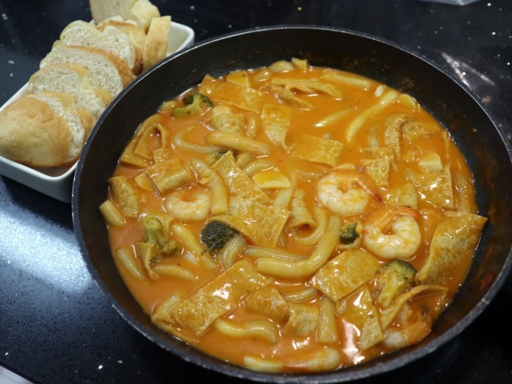 홈파티음식 로제떡볶이 밀키트 빈공간 새우로제떡볶이 추천해요