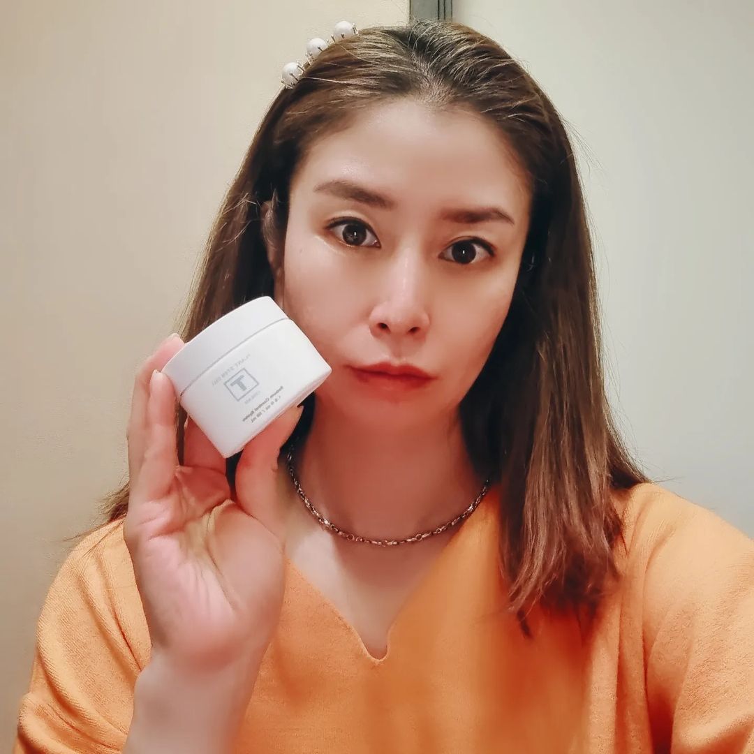 인스타스쿨🦸‍♀️슈퍼우먼찌니네🦸‍♀️ on Instagram: “#협찬 🌱에스오오엠 에스엔티 크림 계속되는 피부트러블로 좁쌀같은 여드름이 났었어요. 꾸준히 바른결과 지금은 여드름 흉터
