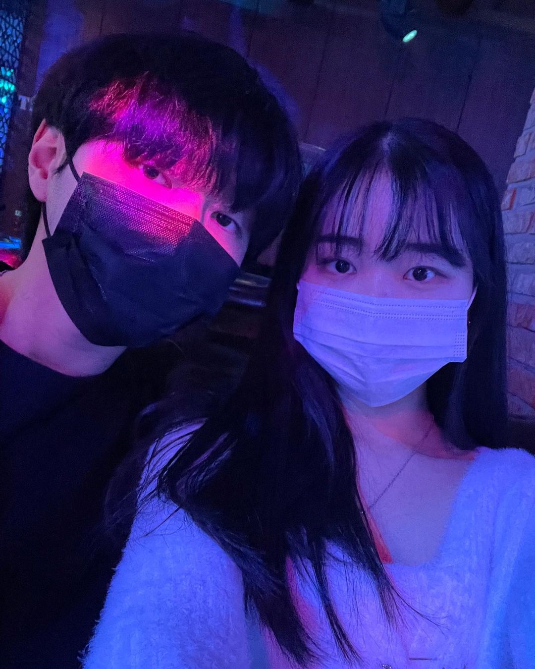 류수아 on Instagram: “#협찬 @temple_strike 볼링장 분위기도 완전 좋고 조명도 너무 예뻐서 사진을 어떻게 찍어도 예쁘게 나와요! 그리고 음료도 맛있고 신나는 노래도 계속 나와서 강남