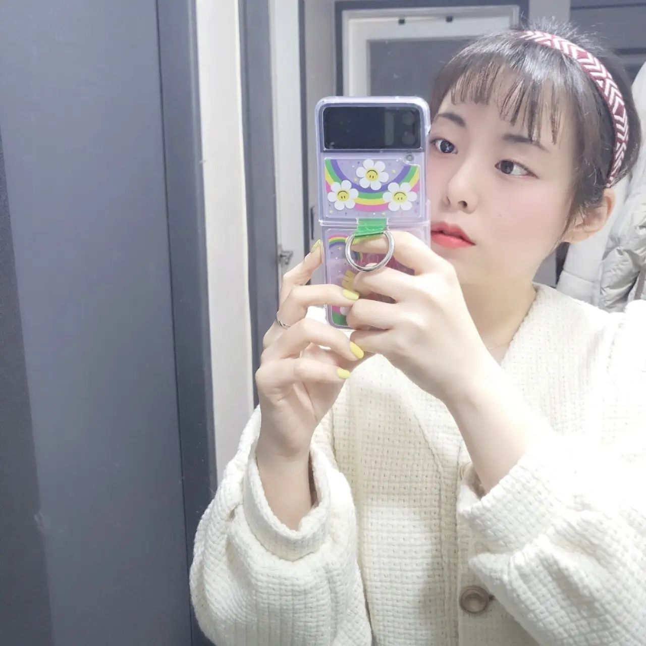 #첫줄앙영
#출근룩
.
.
.
.
.
굿모닝❣
어제보다 더 내일보단 덜💕
.
.
.
.
.
#자야 #라칸 #거울셀카 #헤어집게핀 🦭

#라이브커머스#네이버쇼핑라이브#네쇼라#라이브방송
#라이브스튜디오#데일리#Daily#매주수요일#오운완
#VLOG#쥬얼리#AllDay#목걸이#귀걸이#반지#V
#에이엠피엠글로벌#AMPMGLOBAL#영상마케팅
#스타트업#브랜딩#롤하는여자#머리띠#헤어스타일