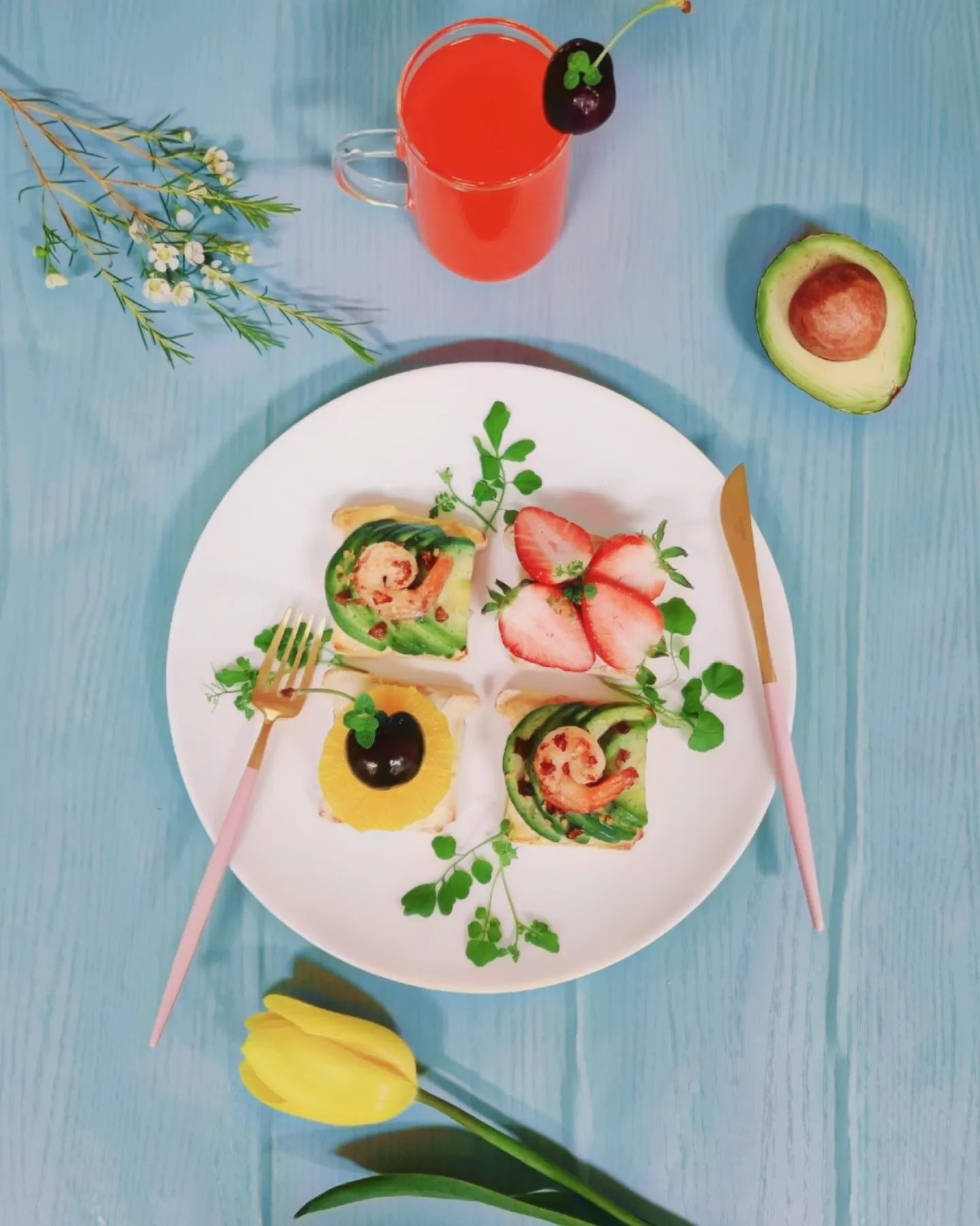🌿🥑🍤🍓🍊🥪🧃😙 맛 시작해요 🚴‍♀️⚘

🌱🥑아보카도 
🍤새우살
🍊오렌지
🍓딸기
🍞미니유기농식빵
🧀크림치즈
🥕🧅🥒🫑야채스프레드딥소스... #오픈샌드위치 👩‍🍳만들어 
🍒🧃체리주스랑 욤뇸뇸😙😚🌸 #yummy 

🌱냉이여린잎에 마음닿아 함께하니 기뻐요🌸🌱봄향기 넘 좋으네요🌸⚘

🙌모두들 🍯🌸꿀시간보내세요🙆‍♀️💚⚘

#오늘뭐먹지 #샌드위치
#맛있다그램 #맛스타그램 
#먹스타그램 #먹부림그램
#홈쿡스타그램 #집밥스타그램
#먹팔로우 #먹팔해요
#플레이팅 #푸드스타일링 
#instafood 
#instagood