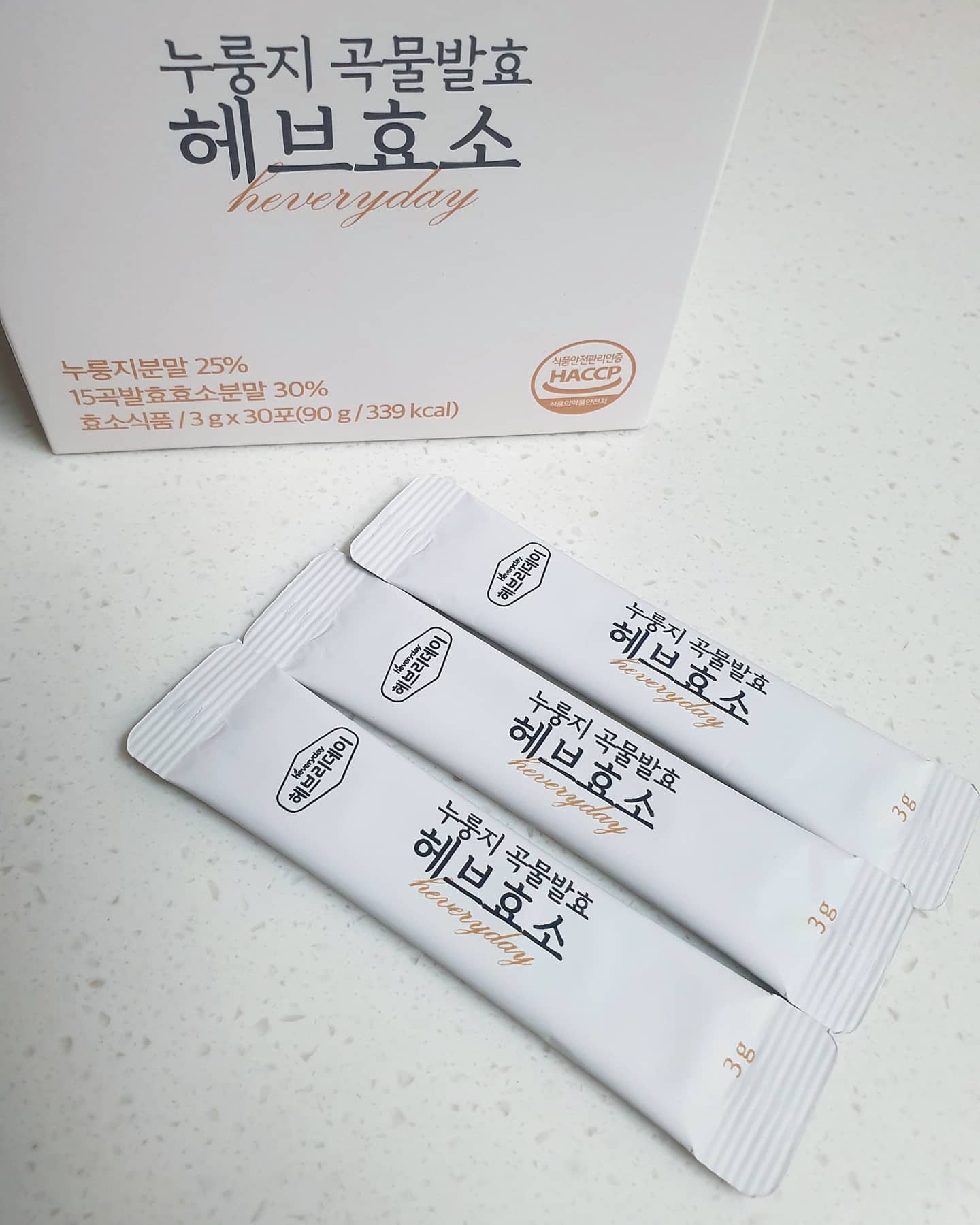 #공구 #공구오픈 ➕ #광고

신제품 출시하자마자 유명해진
🌾헤브리데이 곡물효소🌾

예전부터 효소는 먹고싶었는데
어떤걸먹어야하나 고민고민하다가
효소없이 살아온 나날들😭😭

게다가 이번에 우리가족 코로나 확진으로
격리되고 확진자에서 확찐자까지 급...

딱 필요할때 내게온 곡물효소
💕맛있는 곡물맛으로 먹기도 좋다💕

👉일주일 정도 먹었는데
속의 거북함?이 좀 가라앉은것 같아요
앞으로 기대를 해보고
같이 다이어트도 도전🤗

가격 너무 좋을때 우리도 신상 유명효소 먹어봅시다

➰가격➰
공구가 :: 24,700원
(소비자가 : 34,800원)
3만원 이상 무료배송 🚚🚚

➰공구 기간➰
3/7-10 (목요일) 까지

🌈프로필링크에서 확인하세요🌈