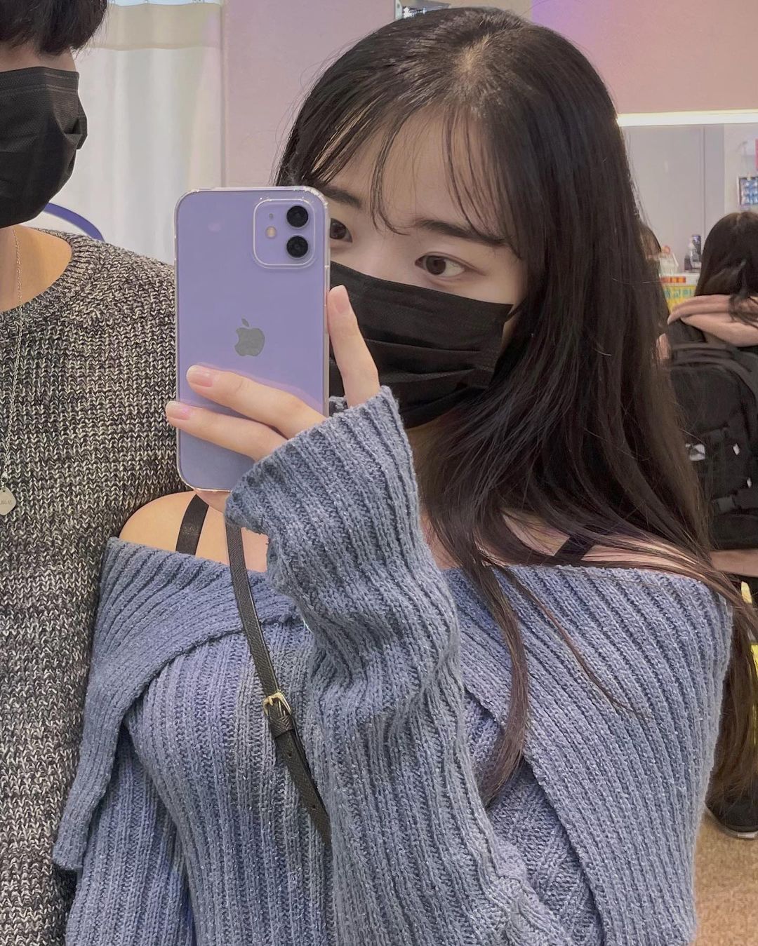 류수아 on Instagram: “#협찬 케이스 엄청 얇고 투명해서 안 낀 것 같당🤍 . . . #아이폰12 #아이폰12미니 #아이폰12프로 #아이폰12프로맥스 #아이폰12케이스 #아이폰12투명케이스 #아이폰12