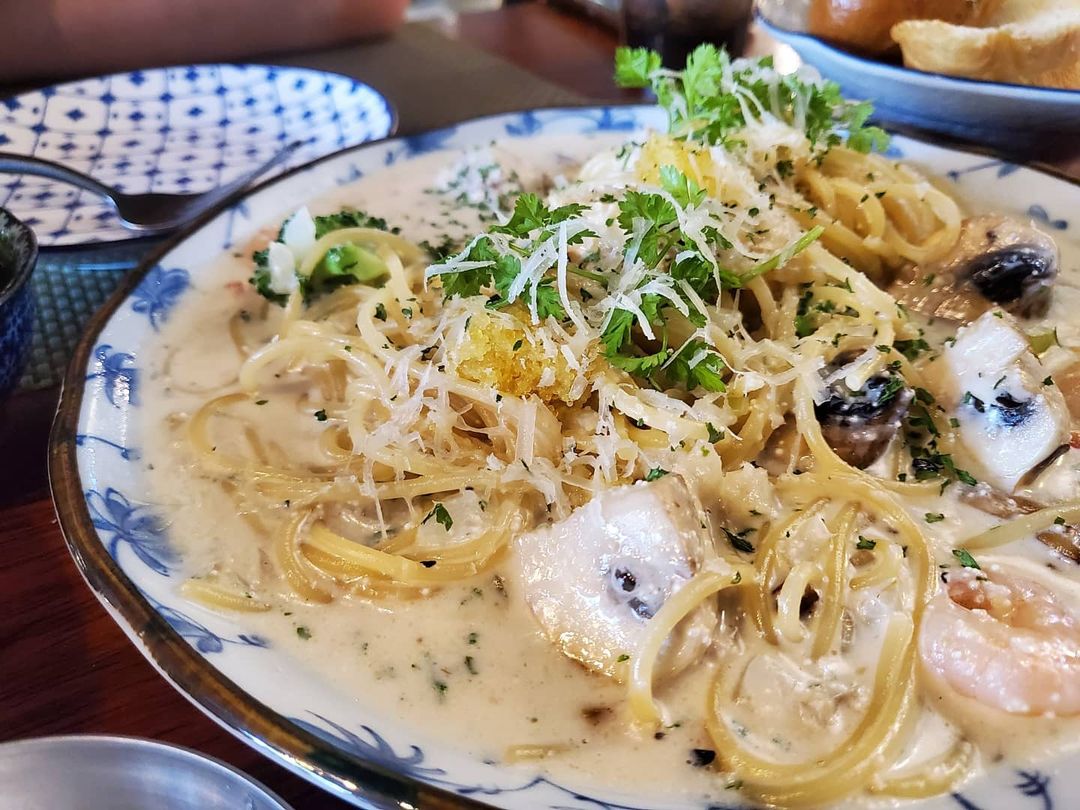 쩝쩝박사 on Instagram: “🍴 친정 놀러 왔다가 나선 드라이브 길 역북동에 완죤 분위기 내 서타일인 레스토랑 발견..👀⚡ 매일 신선한 재료로 만들어서 그런가 음식도 맛있었다..❤ 분위기도