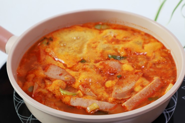 굿즈마켓 통큰 부대찌개 맛집이네!