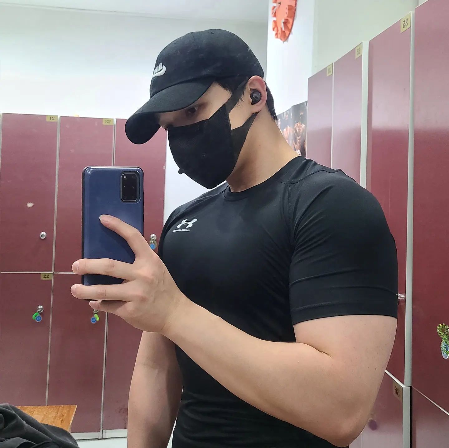땀 너무 많이 흘렸더니
너무 춥다,,,,

오늘 날씨 무슨일,,?