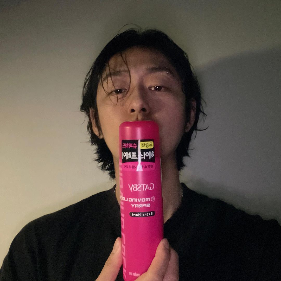 김강인 on Instagram: “#광고 #협찬 ⠀ ✔️갸스비 무빙 락 스프레이 ⠀ 갸스비 왁스는 많이 써봤지만 이 스프레이는 처음 접해보는 친구 ⠀ 이게 스프레이 입자가 미세하게 분사